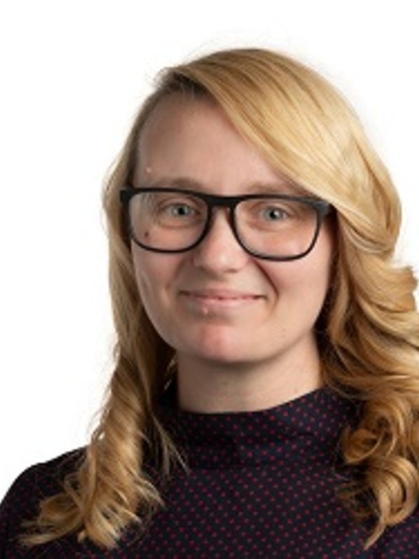 Dr Dezerae Cox