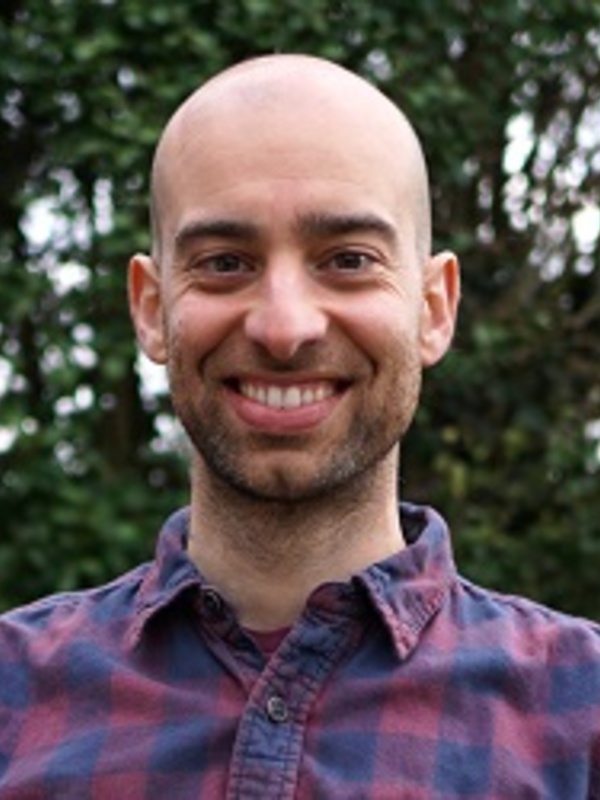 Dr Hugo Tavares