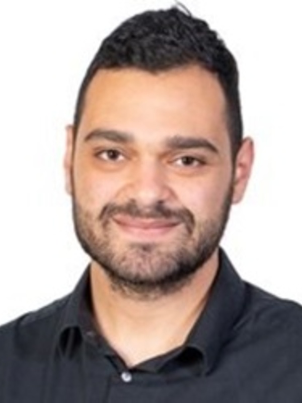 Dr Mohab Helmy